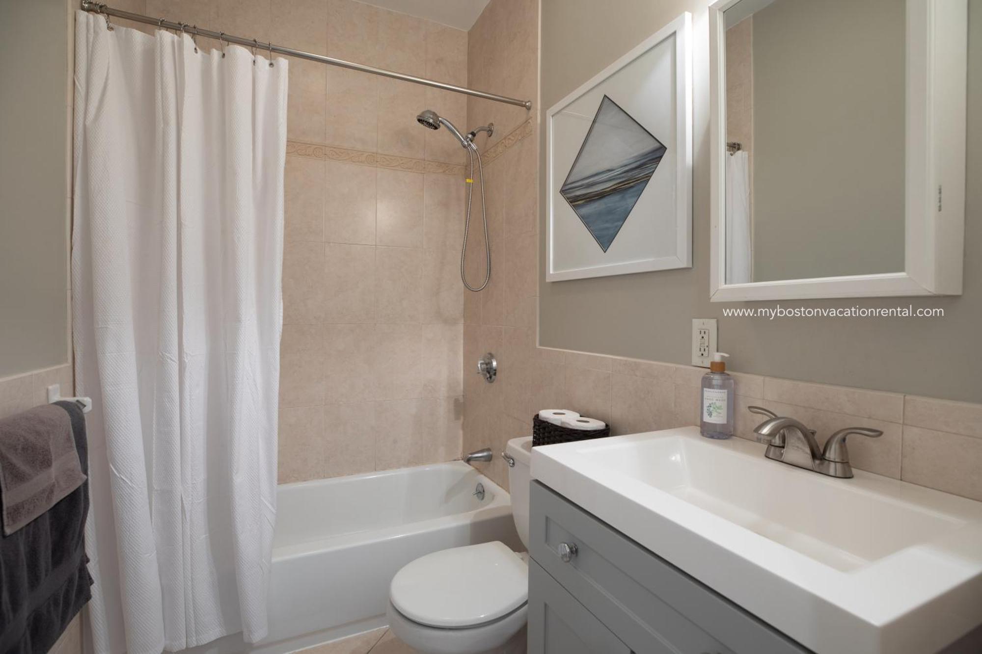 Sunny Convenient Home W/ Private Patio! Easy Walk To Everything! Βοστώνη Εξωτερικό φωτογραφία