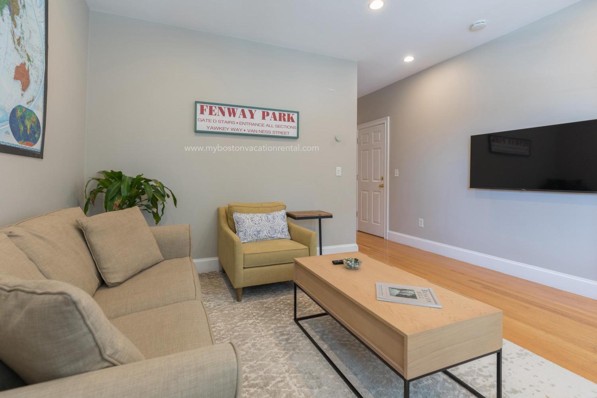 Sunny Convenient Home W/ Private Patio! Easy Walk To Everything! Βοστώνη Εξωτερικό φωτογραφία